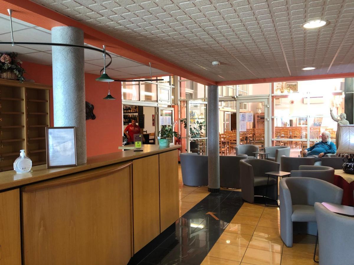 Logis Hotel Restaurant Saint Augustin Mittelbronn Eksteriør billede